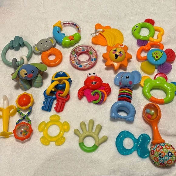 Variety of 20 different baby toys, rattles, tethers and stimulation for baby - Picture 1 of 5